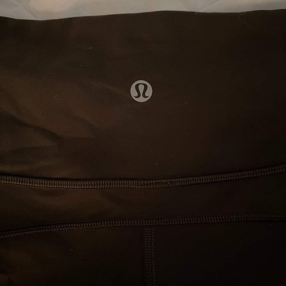 Lululemon in movement 2.5” shorts